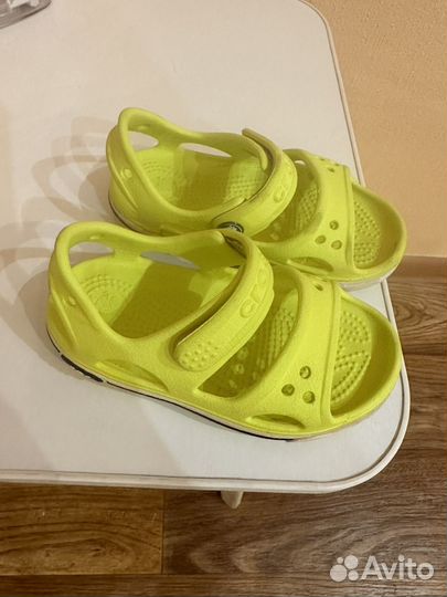 Сандали crocs