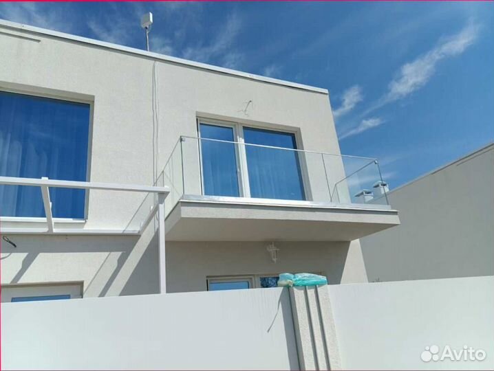 Балконное ограждение из закаленного стекла