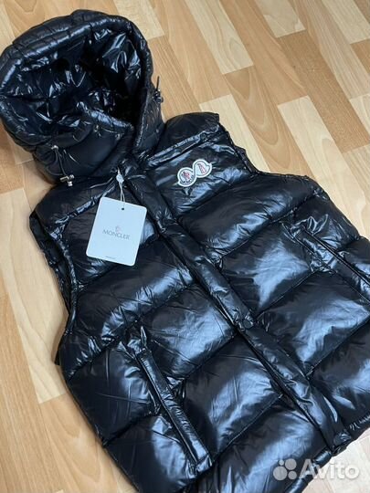 Жилет Moncler матовый