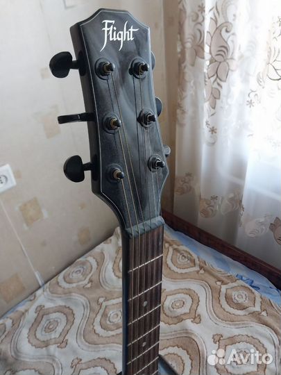 Акустическая гитара