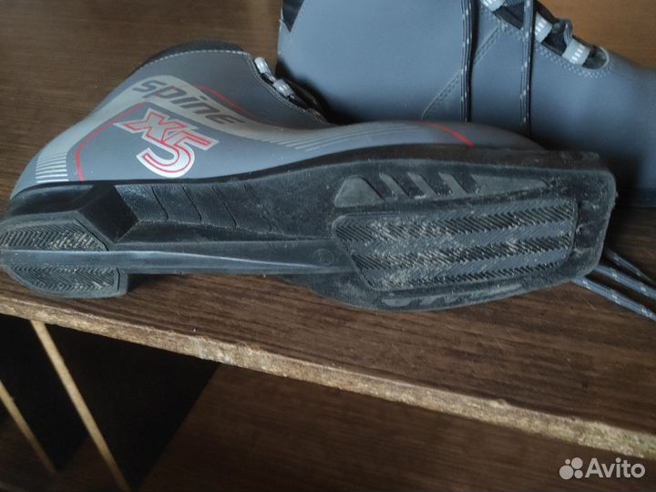 Лыжные ботинки