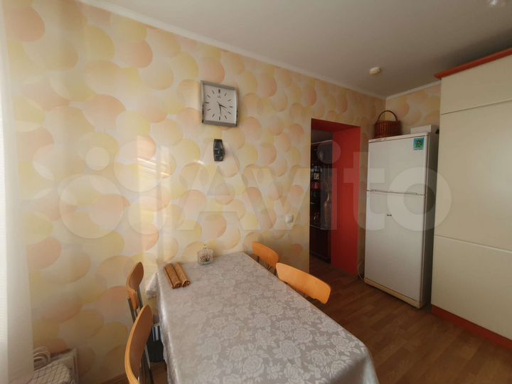3-к. квартира, 90 м², 8/10 эт.