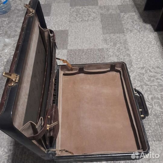 Мужской Дипломат фирмы petek