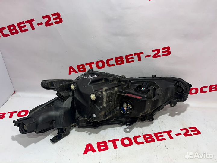 Toyota Camry v70 20- Фара правая 3 полосы 12 пин