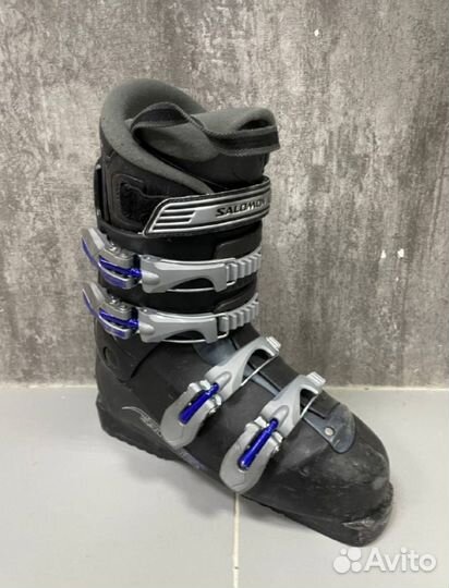 Горные лыжи и ботинки