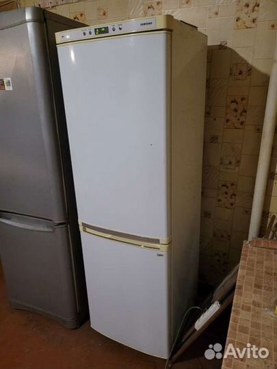 Холодильник Samsung
