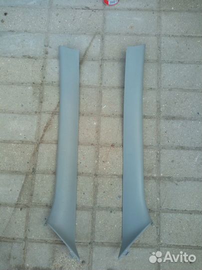 Накладка стойки Рено Логан 1