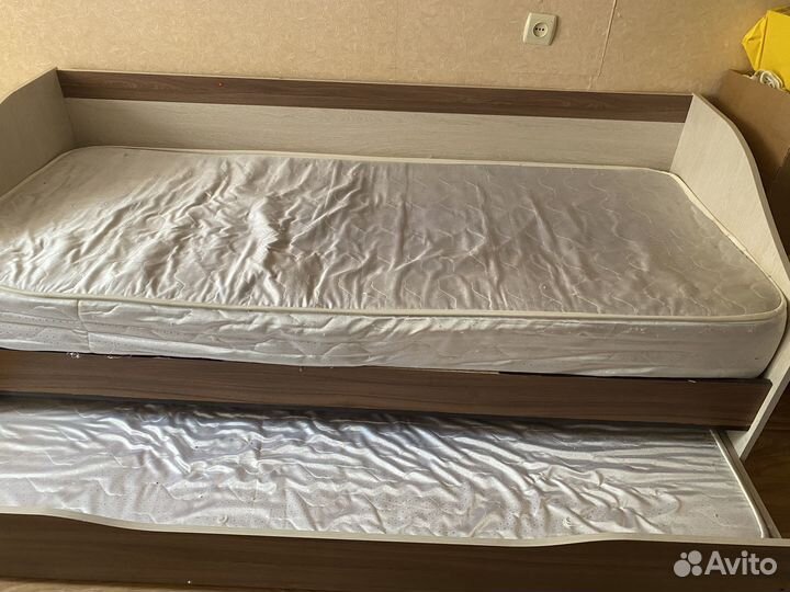 Двухъярусная кровать выдвижная бу