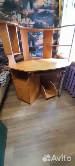 Компьютерный стол