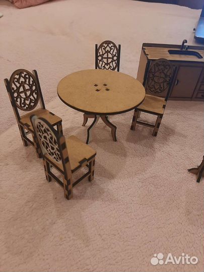 Мебель для кукольного домика