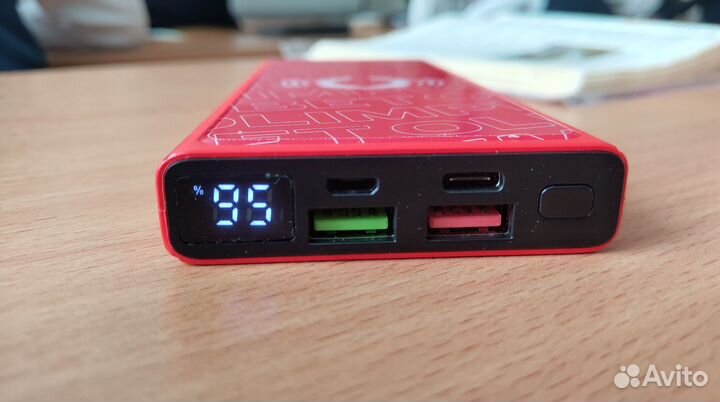Повербанк с беспроводной зарядкой