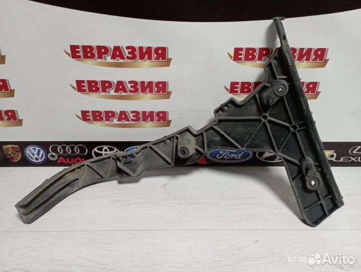 Крепление бампера заднее правое Audi Q5 8R cdnc