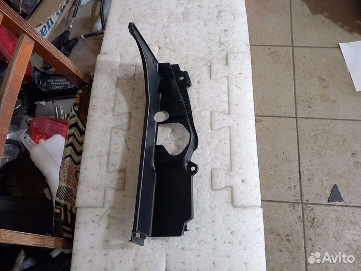 Обшивка багажника левая Lexus LX3,URJ200,2015-Нв