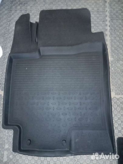 Автомобильные коврики резиновые