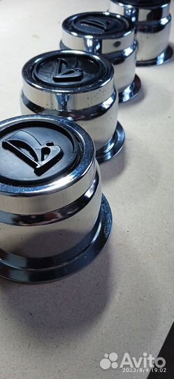 Колпаки в колесные диски 4 штуки