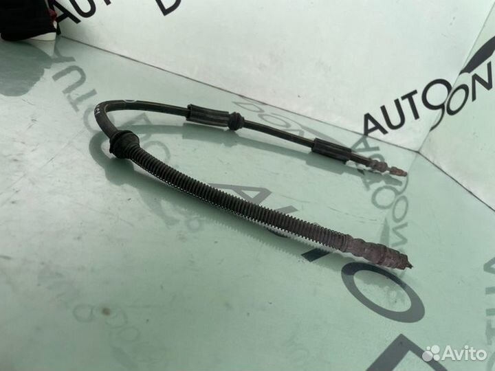 Шланг тормозной передний Volkswagen Touareg 7L