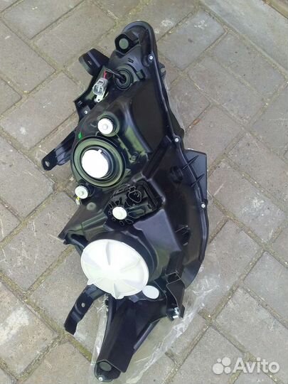 Фара левая тойота Камри 14- 18