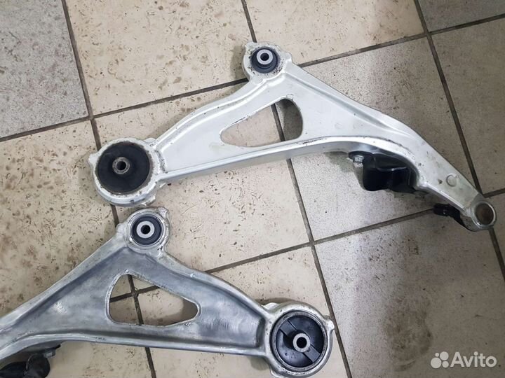 Рычагый передние Nisassan Pathfinder (52) Л /П