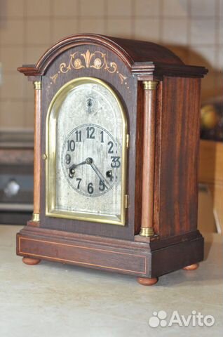 Четвертные консольные часы HAU