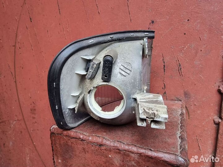 Указатель поворота левый белый Audi A3 (8L1)