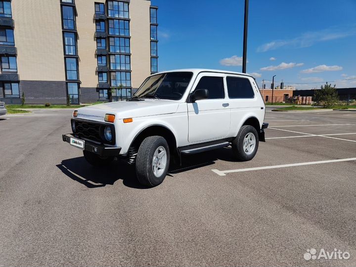 LADA 4x4 (Нива) 1.7 МТ, 2002, 284 000 км