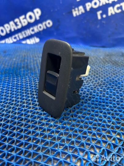 Кнопка стеклоподъемника Toyota Auris хэтчбек 1ZR