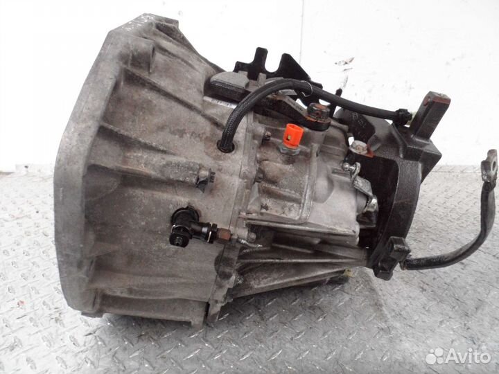 МКПП (механическая коробка переключения передач) R