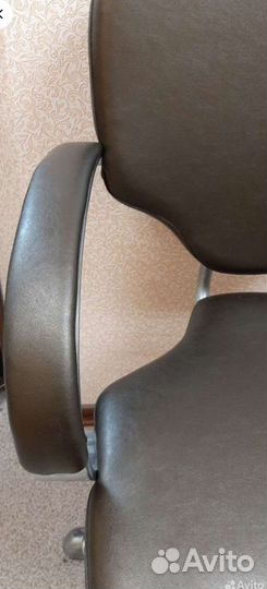 Парикмахерское кресло бу