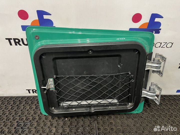 A9607502703 Крышка инструментального ящика левая