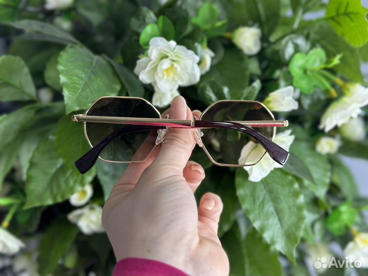 Солнцезащитные женские очки