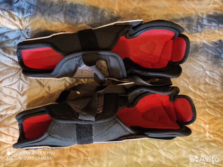 Щитки хоккейные Easton