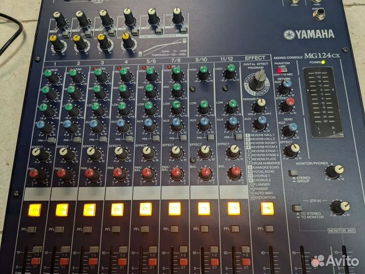 Микшерный пульт Yamaha MG124CX
