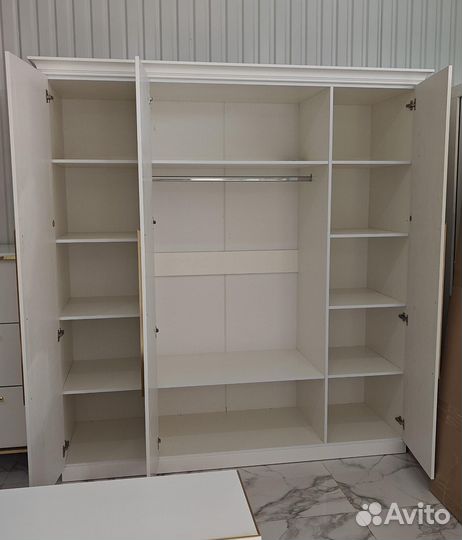 Шкафы в госттиную