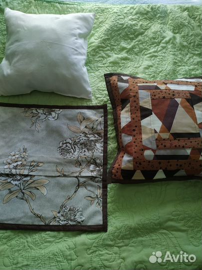 Подушки-компаньоны в технике пэчворк