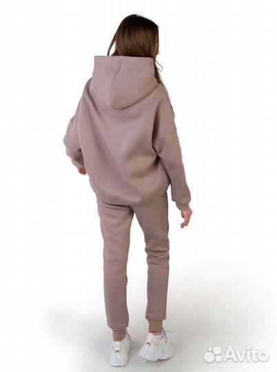 Тёплый новый костюм 170 размер favola