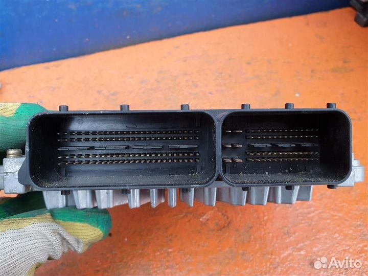 Блок управления двигателя Volvo S40 2,4 P30650677