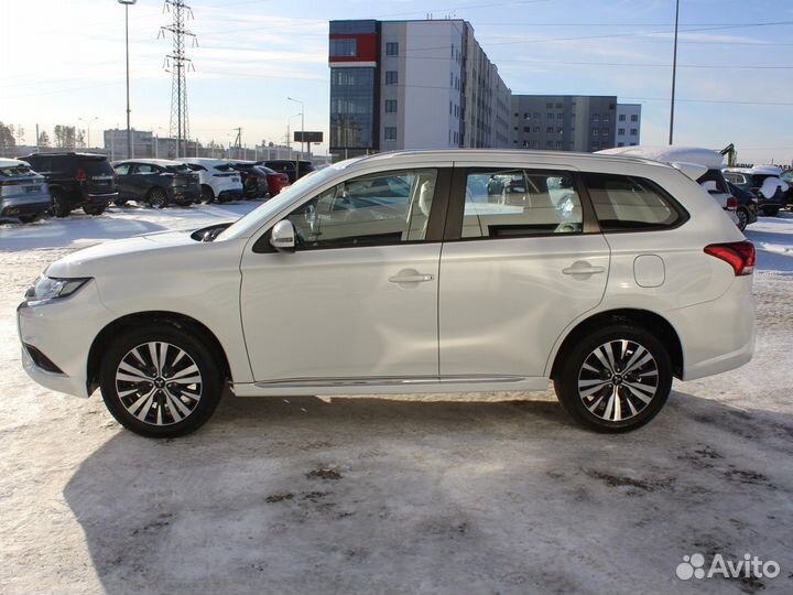 Mitsubishi Outlander 2.0 CVT, 2022, 36 км