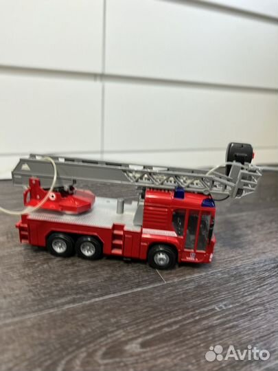 Игрушка пожарная машина