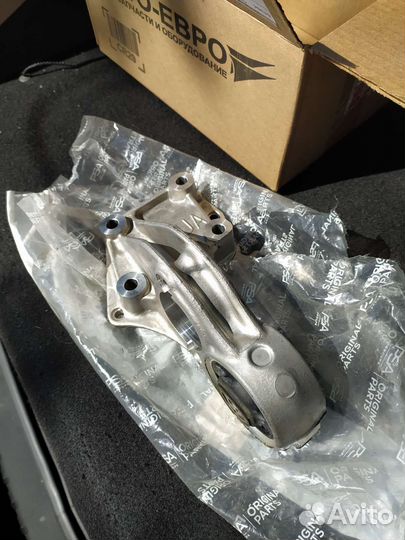 Подушка двигателя citroen с4