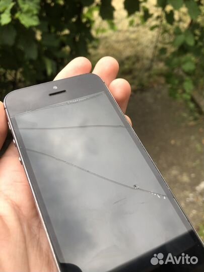 Телефон iPhone 5s на 16 GB