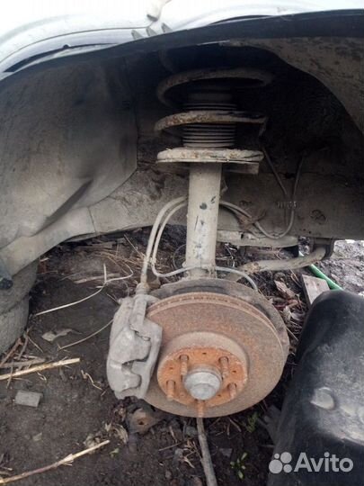 Стойка передняя Volvo 960