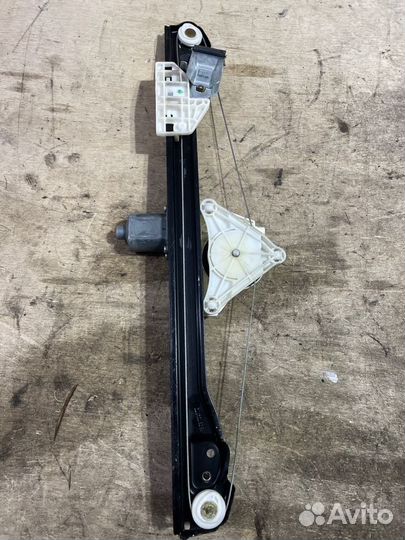 Стеклоподъемник задний правый Mercedes-Benz