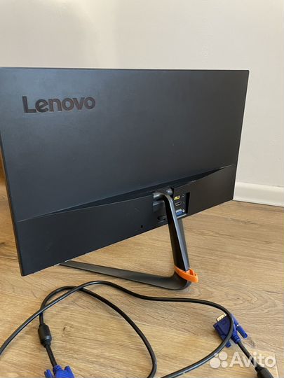 Монитор Lenovo