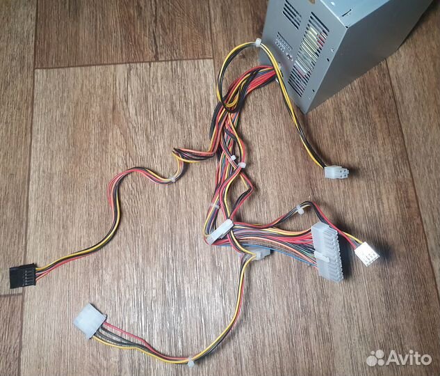 Блок питания 300W (шумит вентилятор 80мм)