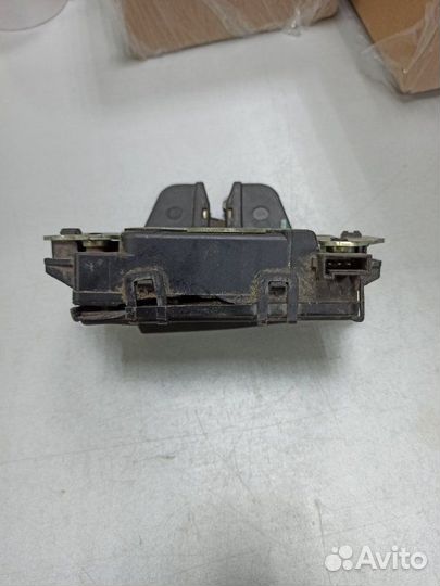 Замок багажника задний Opel Astra L35 A16LET 2004