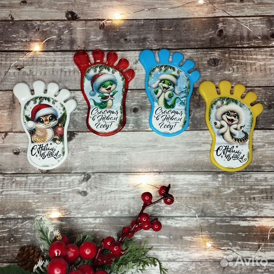 Магнит новогодний след