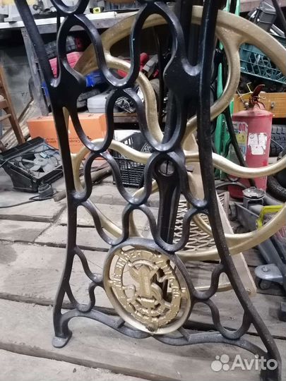 Швейная машина Singer