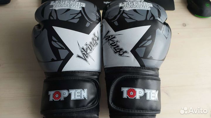 Боксерские перчатки 14