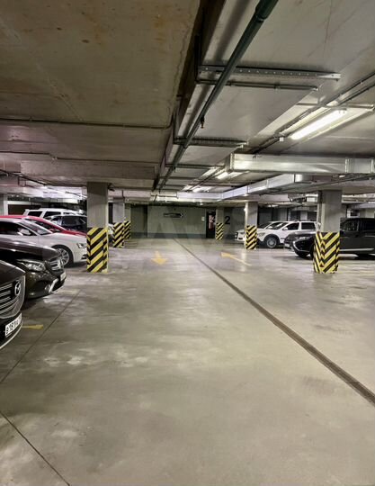 Машиноместо, 18 м²