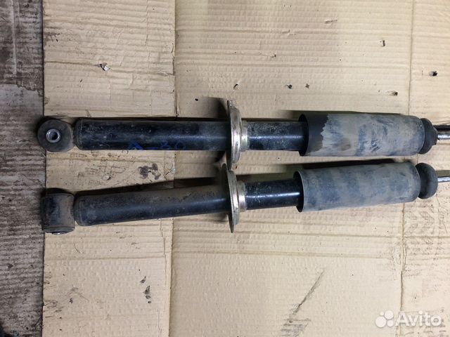 Задний амортизатор Audi 80